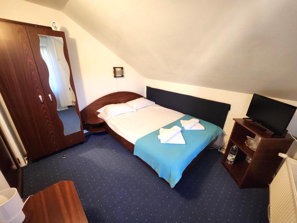 Casa Cu Brazi Hotel Busteni Luaran gambar